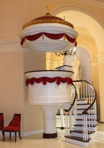 Stairs into elevated pulpit